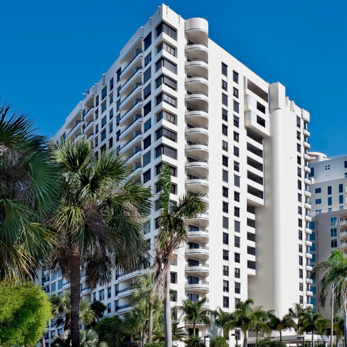 TODO_herzliya_neighbourhood_reichman_imageAlt