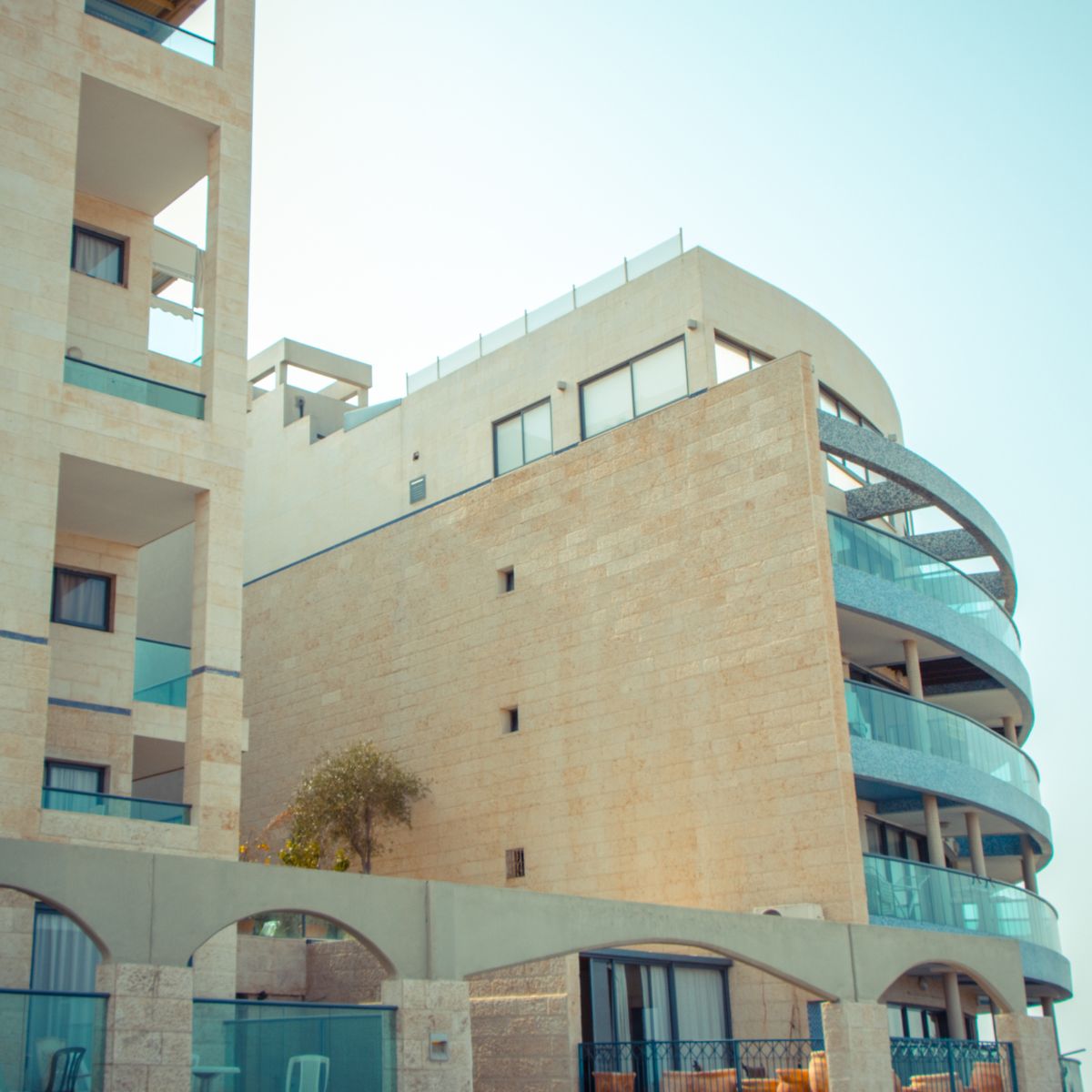  A newer neighbourhood in the western part of Ra'anana, attracting young families and professionals.